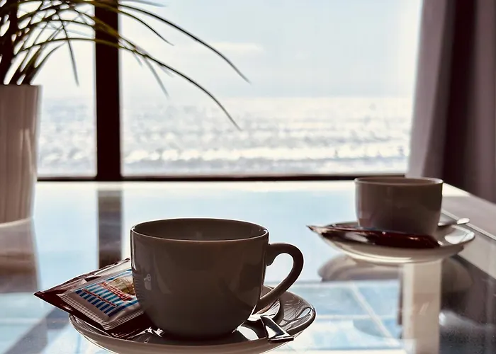 Click&guest - Radiant With Sea Views Appartement *
